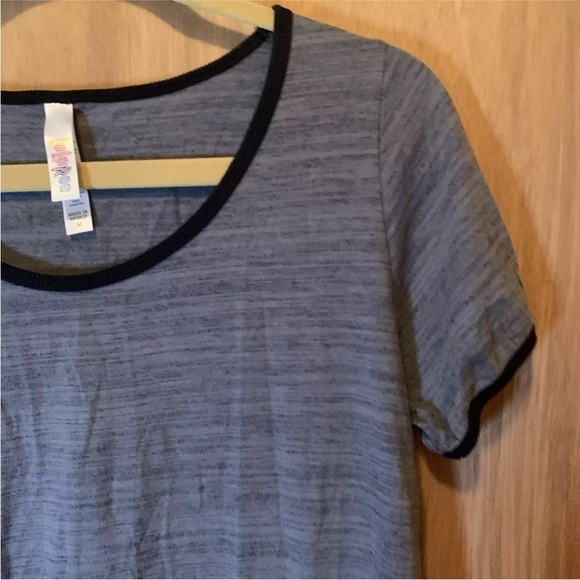 LuLaRoe Classic T Women's Top Size Medium SOLID Charcoal Gray Black Trim - Picture 4 of 15